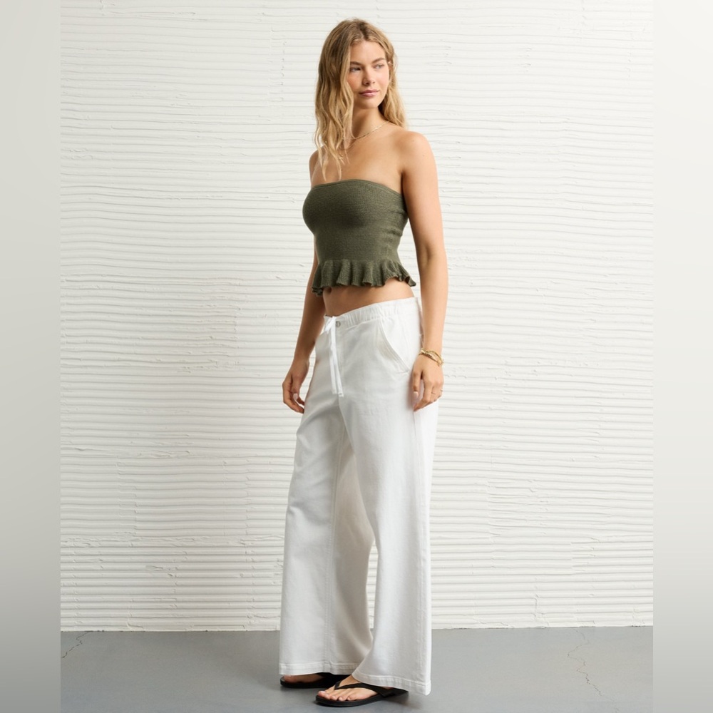 AE•Stretch Dreamy Drape Low Rise Ultra Wide Leg Pull on Jean•Size xs•NWT